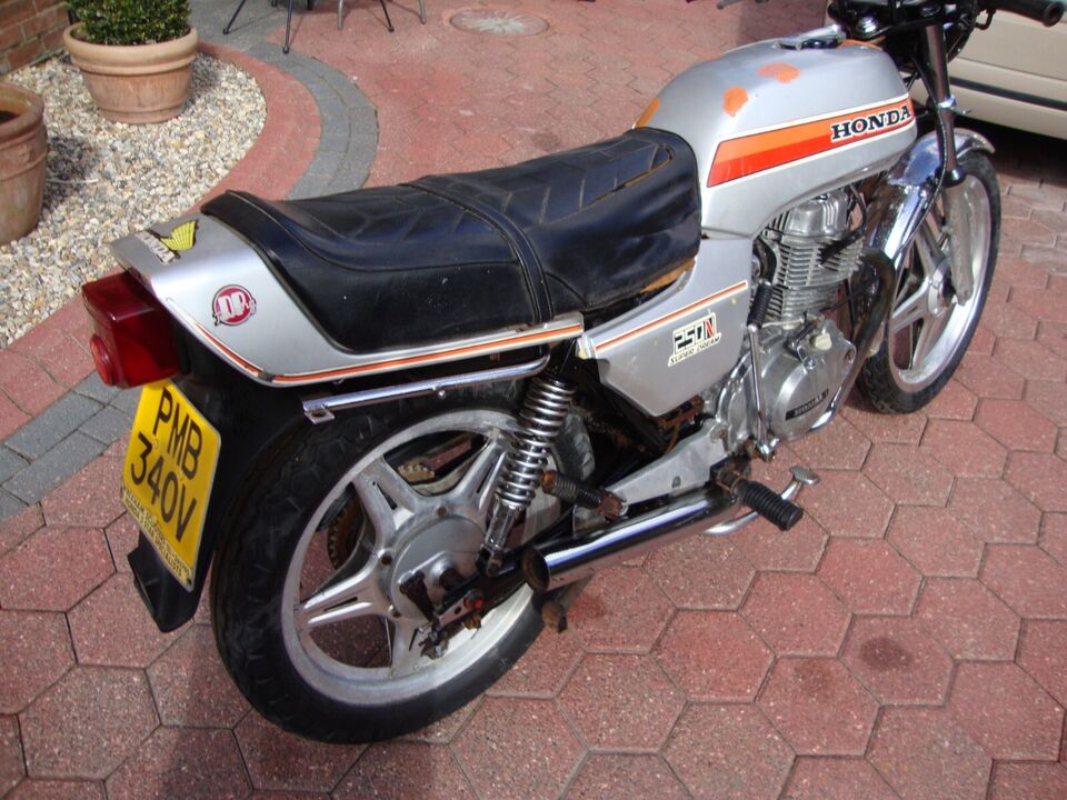BarnFindsUK's tweet photo. Ad: Honda Superdream 250N "barn find project - dry stored for 25 years"
On eBay here -->> https://t.co/FRS0McBCI2
#HondaSuperdream #BarnFind #ProjectBike #ClassicMotorcycle #MotorcycleRestoration #BikeProject #BikeRestoration #MotorcycleProject https://t.co/iIezHD9bSF