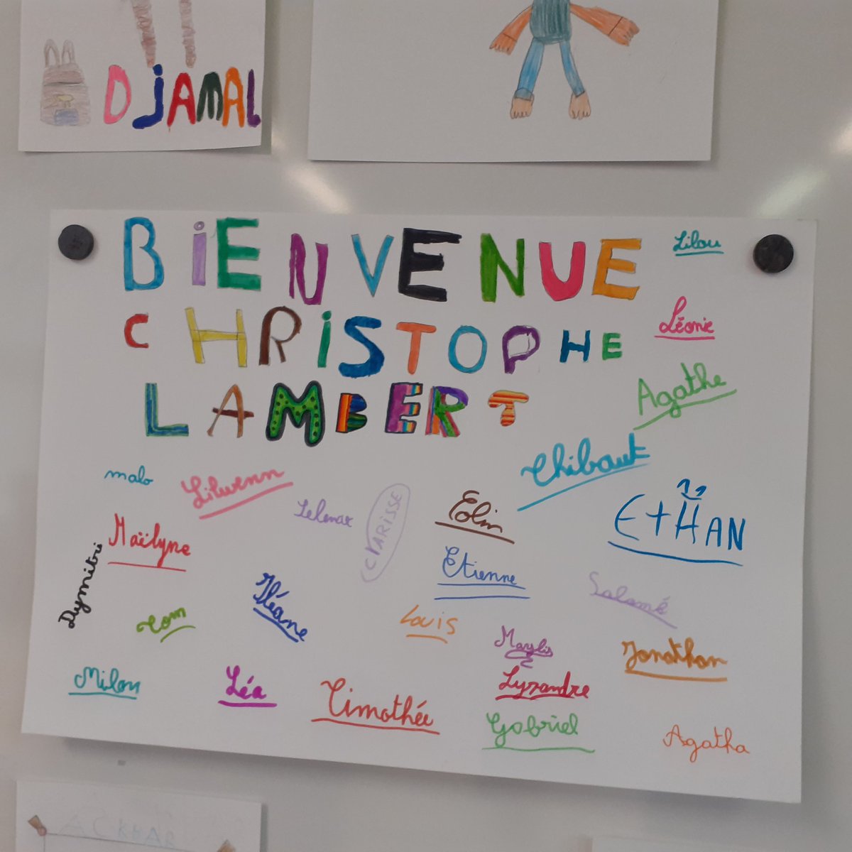 Prix littéraire créé dans l'Eure en 1999, les Dévoreurs de livres permet à 50 classes de rencontrer un auteur jeunesse. <a href="/dsden27/">DSDEN27</a> <a href="/Loiseaulire/">L'oiseau-Lire</a> <a href="/villedelouviers/">Ville de Louviers</a> <a href="/henojero/">jerome HENON</a>