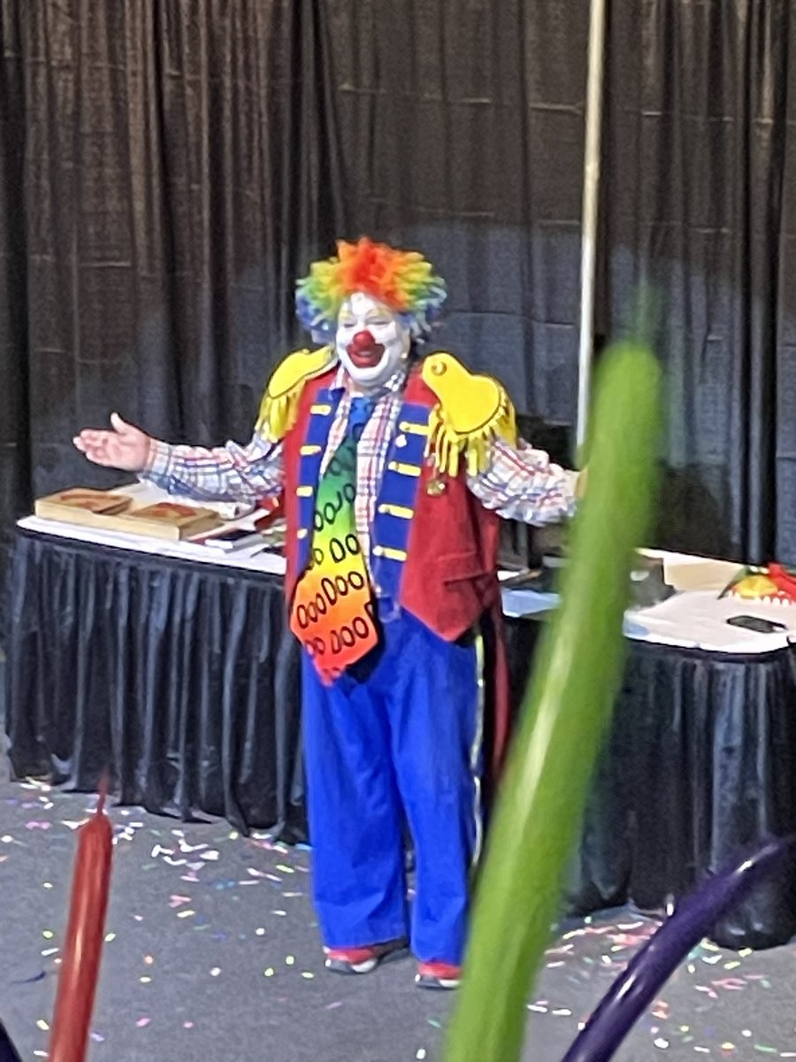 Only one word can describe Doodles the Clown at the The Royal Manitoba Winter Fair - UNBELIEVABLE!!! @ProvincialEx #taketheleap