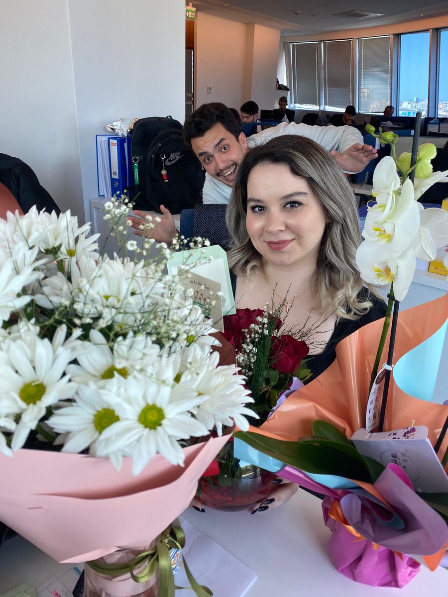 byrbuseee's tweet photo. Günün özeti o zaman iyiki doğmuşum 🙏🏻❤️🥰🎉 https://t.co/voYDG8N4Aj