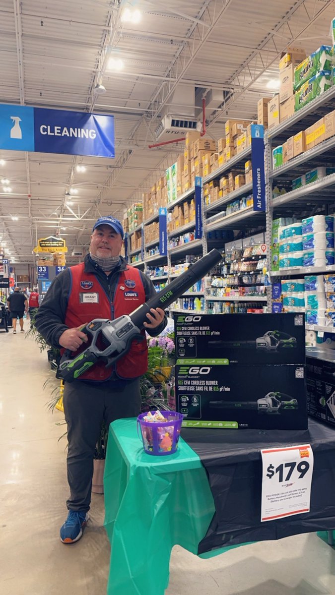 Check out Grant at #1713 showing off the EGO POWER 56-volt battery handheld leaf blower!!🌿🌬️🍃🌬️🍂⁦<a href="/BenitoKomadina/">Benito.Komadina@Lowes</a>⁩ ⁦<a href="/eric_marler/">Eric Marler</a>⁩ ⁦<a href="/anthonybutts3/">anthony butts</a>⁩ @modesta88197667