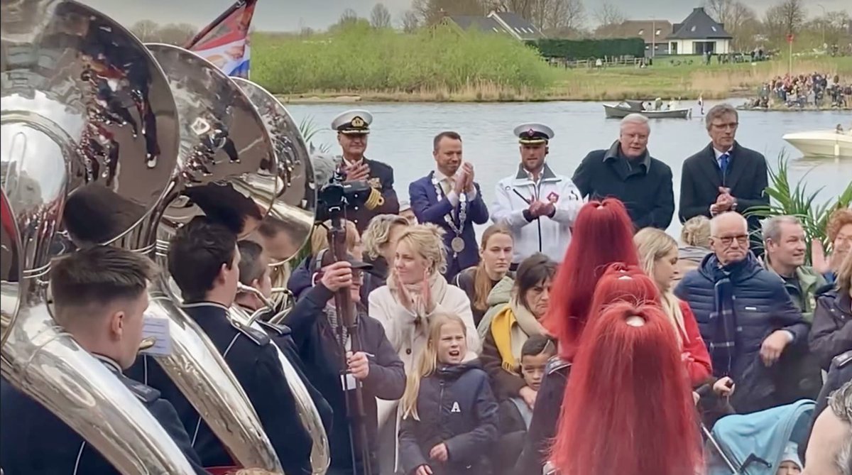 AndriesHeidema's tweet photo. Dit hele weekend: @sailkampen Een #aanrader om te bezoeken! Vanavond mocht ik samen met ondermeer bgm. @Sanderderouwe en dijkgraaf @DirkSiert Schoonman 
de #vlootschouw afnemen, waaraan ruim 50 historische schepen deelnamen. Groot compliment aan de ruim 2000 vrijwilligers!! https://t.co/PZLZfq2c4d