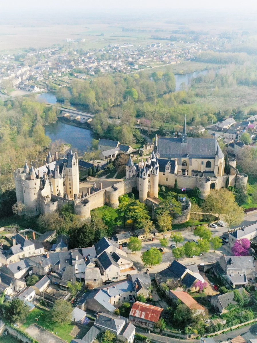 🔴 𝗢𝗨𝗩𝗘𝗥𝗧𝗨𝗥𝗘 𝗗𝗘𝗠𝗔𝗜𝗡 ❤ | La forteresse de #MontreuilBellay s'apprête à rouvrir ses lourdes portes ! Ce week-end, visitez cette merveille du patrimoine saumurois de 10h à 12h et de 14h à 18h. 🏰

Nous sommes ravis de vous retrouver ! 💐 #JAimeLAnjou #ValdeLoire