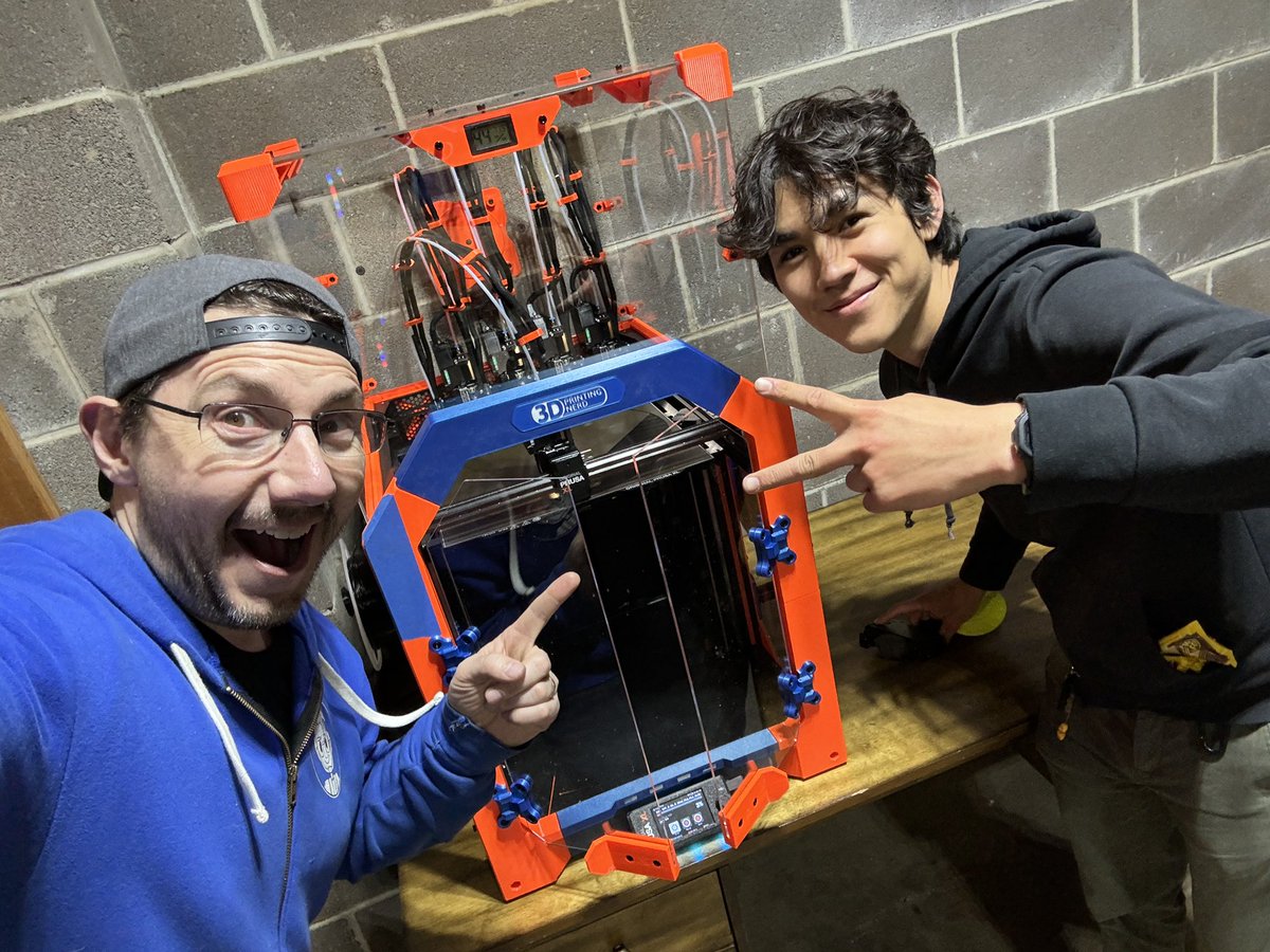 I enclosed my <a href="/Prusa3D/">Prusa3D</a> XL!

SUMO!
youtu.be/o_TgNQowCA8

Also <a href="/AlexLynd/">Alex Lynd</a>!