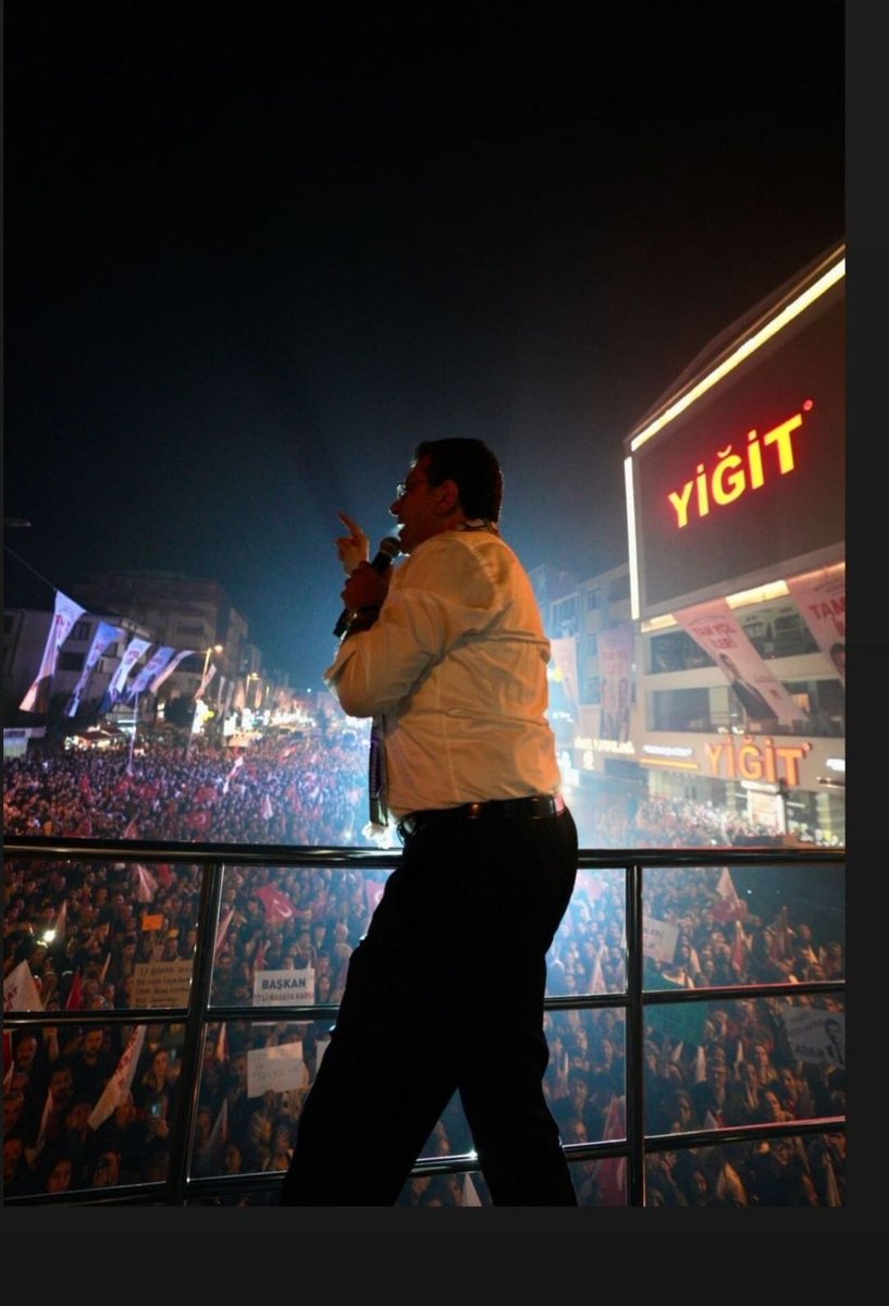 Adını ışıklı tabela yapmışlar 😊
<a href="/ekrem_imamoglu/">Ekrem İmamoğlu</a> 
<a href="/herkesicinCHP/">CHP 🇹🇷</a> 
#TamYolileri 
#ekremimamoglu