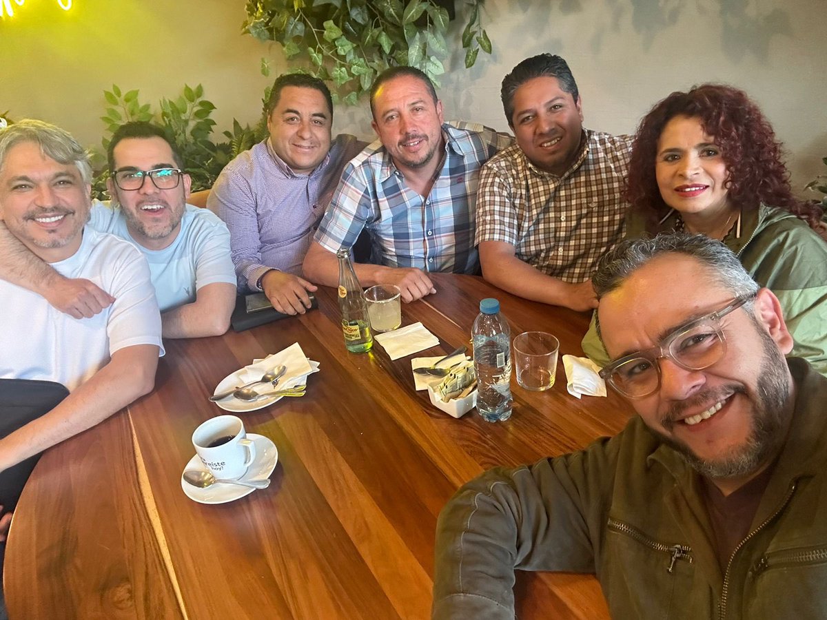 En #Morena vamos juntos y en Unidad 👊🏽

Agradezco a <a href="/DanielCamposPl/">Daniel Campos</a> el encuentro y la ruta de trabajo que definimos el día de hoy, así como a mis compañeros <a href="/coorscar/">Oscar López</a> y <a href="/AlismedH/">Alicia Medina</a> . 

Mención especial para nuestro amigo <a href="/Luis_diazdeleon/">José Luis Rodríguez Díaz de León</a> por el respaldo. 

¡En La Magdalena