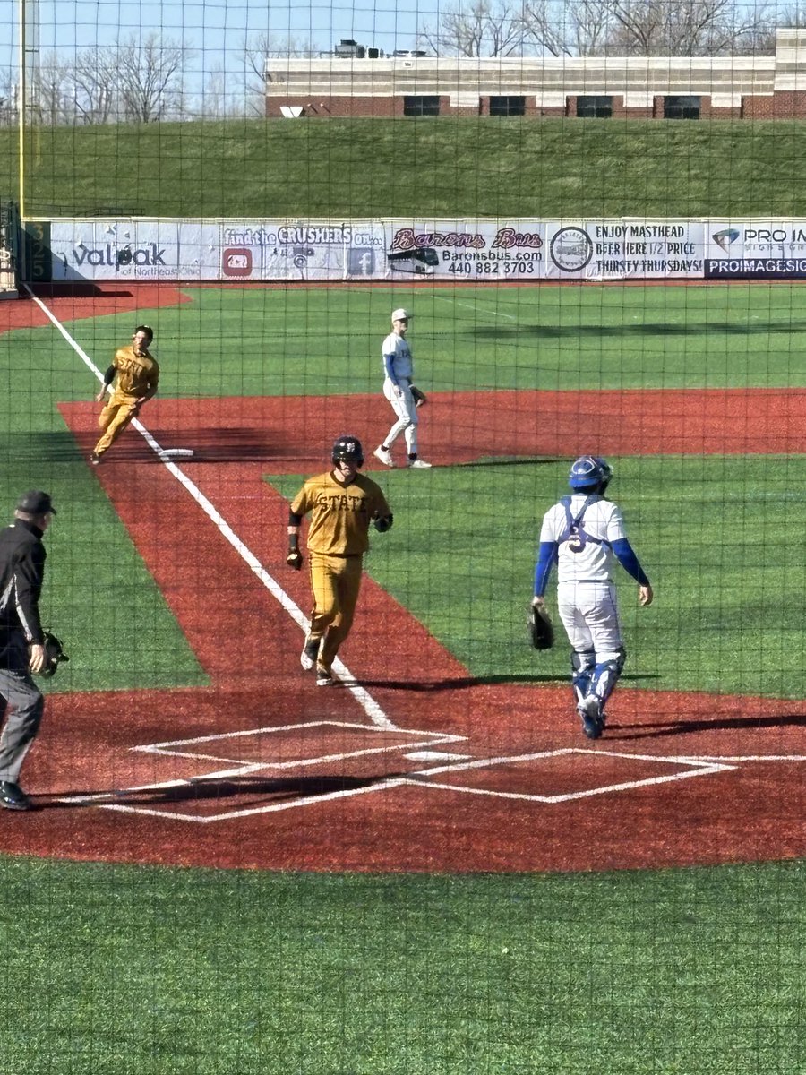 Fizer with the base knock scores 2 more!