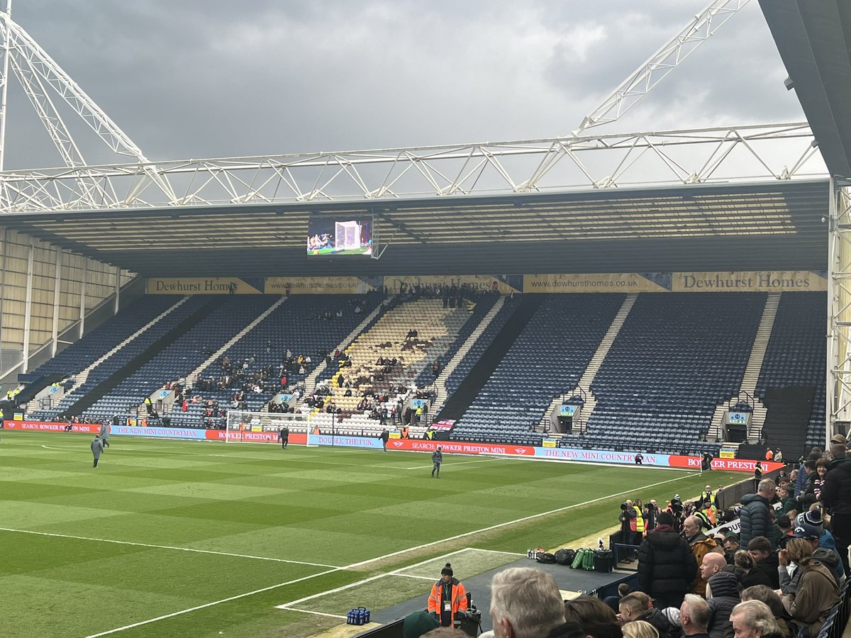 The day of massive fuck off hailstones 
Ice cream chicken (those chillis tho 🥵)
And missing Rotherham fans (please check in if you are ok 😂😂😂)
Oh and erm 3-o 👌🏻🍻
@pnefc 
#oneandonly #pne #prestonnorthend #preston
