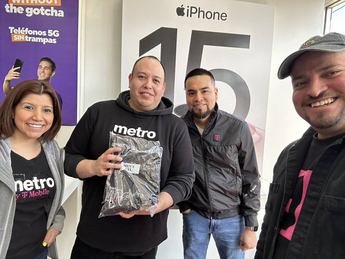Eduardo Orozco (@eddie_oro_) on Twitter photo Great Time delivering Prizes to our Central East Feature Revenue Contest Winners for February. Happy to Welcome <a href="/cesarreyes17/">Cesar Reyes</a> to our Winning Culture at Chicago/NW Ind team lead by an Amazing leader in <a href="/LizMorelos3/">Liz Morelos</a> and an Amazing Director <a href="/WinstonAwadzi/">Winston Awadzi</a> <a href="/thayesnet/">Terry Hayes</a> #nadayadayada Great Time delivering Prizes to our Central East Feature Revenue Contest Winners for February. Happy to Welcome <a href="/cesarreyes17/">Cesar Reyes</a> to our Winning Culture at Chicago/NW Ind team lead by an Amazing leader in <a href="/LizMorelos3/">Liz Morelos</a> and an Amazing Director <a href="/WinstonAwadzi/">Winston Awadzi</a> <a href="/thayesnet/">Terry Hayes</a> #nadayadayada
