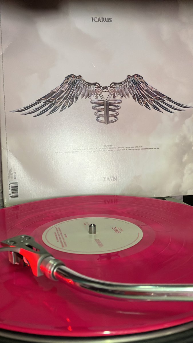 kiabbwwi's tweet photo. zquad, what’s the fav zayn thing you own so far ?  

I’ll start : https://t.co/PkJ1v0D5nR