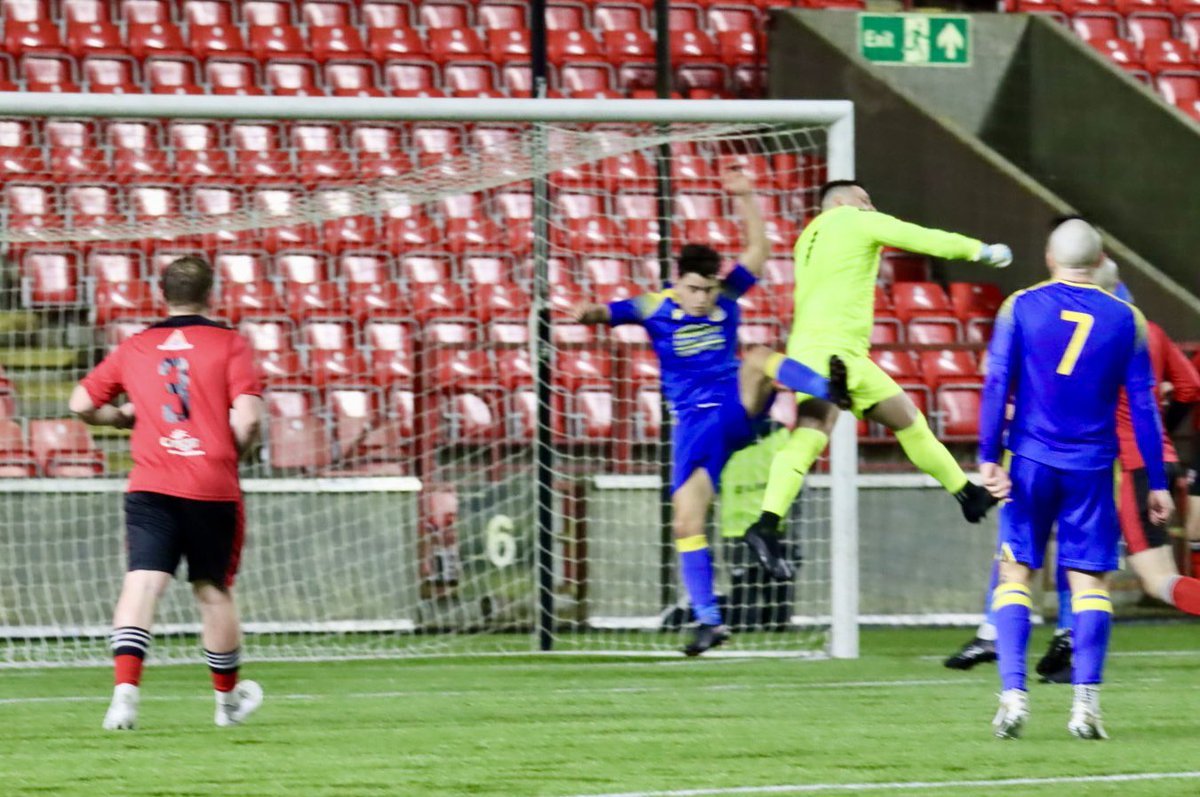 Further action from this evening’s Alona Hotel West of Scotland Amateur Cup Semi-Final Gartcosh United 0 Drumchapel Amateurs 0 (After Extra Time) Gartcosh United win 5-3 on penalties.