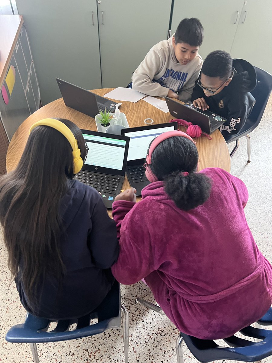 Mrs. Dana Hand (@itsmalibusurfer) on Twitter photo These 5th graders were laser focused on their Virginia Studies digital breakout today! #vbits <a href="/CJScarcelli/">Courtney Scarcelli</a> These 5th graders were laser focused on their Virginia Studies digital breakout today! #vbits <a href="/CJScarcelli/">Courtney Scarcelli</a>