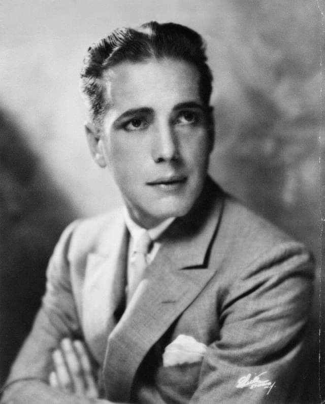 A very young, baby-faced Bogart. In case you needed it.
