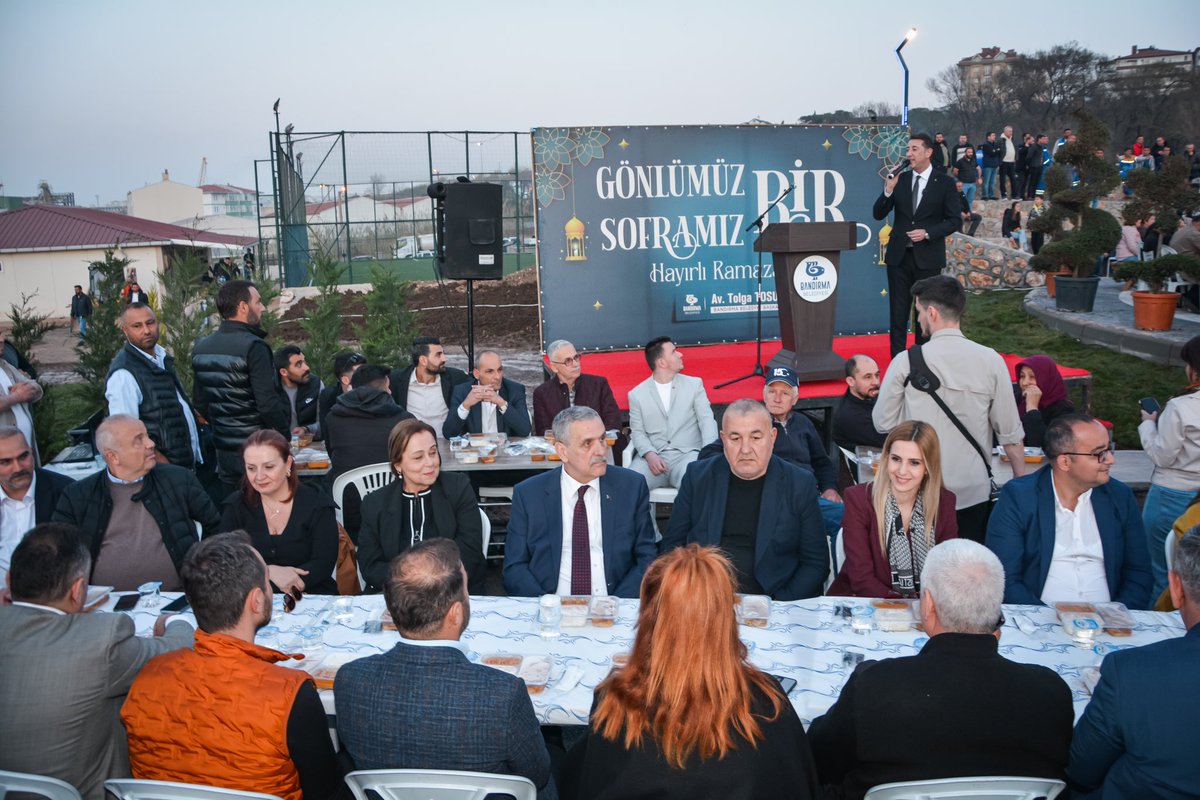 Cemal Öztaylan yenilikçi ve gerçek belediyecik anlayışıyla Bandırma'ya değişim için geliyor.

Bizimkisi Bandırma'ya olan sevdamızın hikayesi...
Bu coşku ve heyecan bize #31Mart akşamını müjdeliyor!

#82
#BirlikveBeraberlik
#KapsayıcıBelediyecilik 
#GerçekBelediyecilik