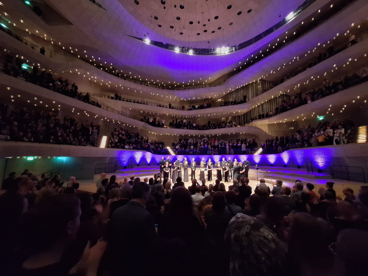 An unforgettable Good Friday with my wonderful friends @TenebraeChoir. An overwhelming reception for Path of Miracles at @elbphilharmonie! I am not ashamed to say I blubbed quite a lot. 🥲