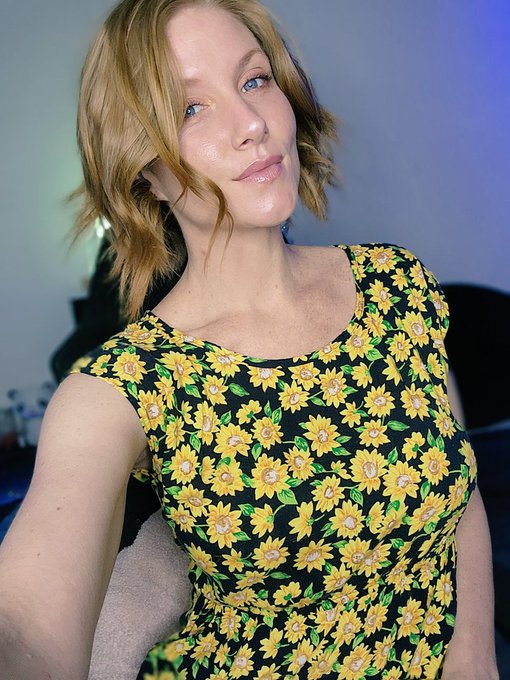 Mommy's streaming today 2-4 pm PST on the @chaturbate  https://t.co/V5q8td6Zay https://t.co/6vysokEj<a class="tags" href="/tag/chaturbate">@chaturbate</a>