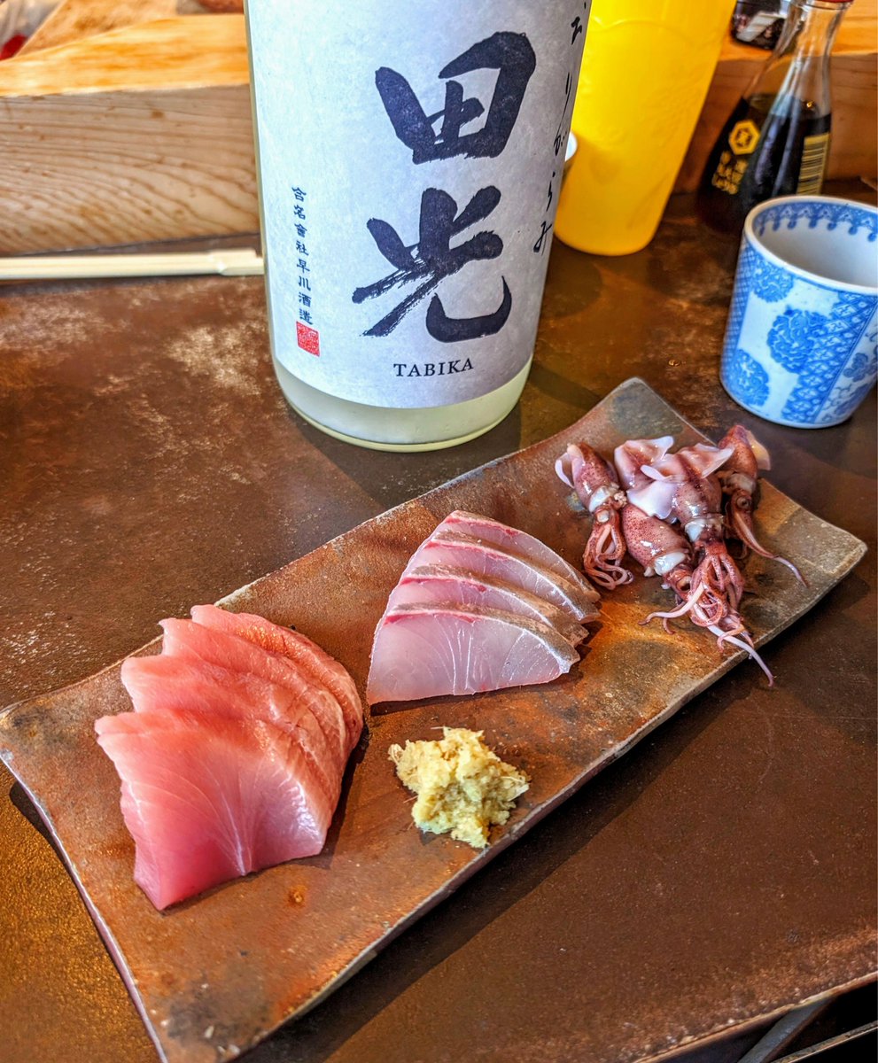 エシャレットと菜の花酢味噌
葉玉葱と牛蒡の玉子とじ
鶏つくねと人参の煮物
やりいか蒸し
刺身 ( めじ鮪 かんぱち 蛍烏賊 )
あぶらぼうず塩焼き