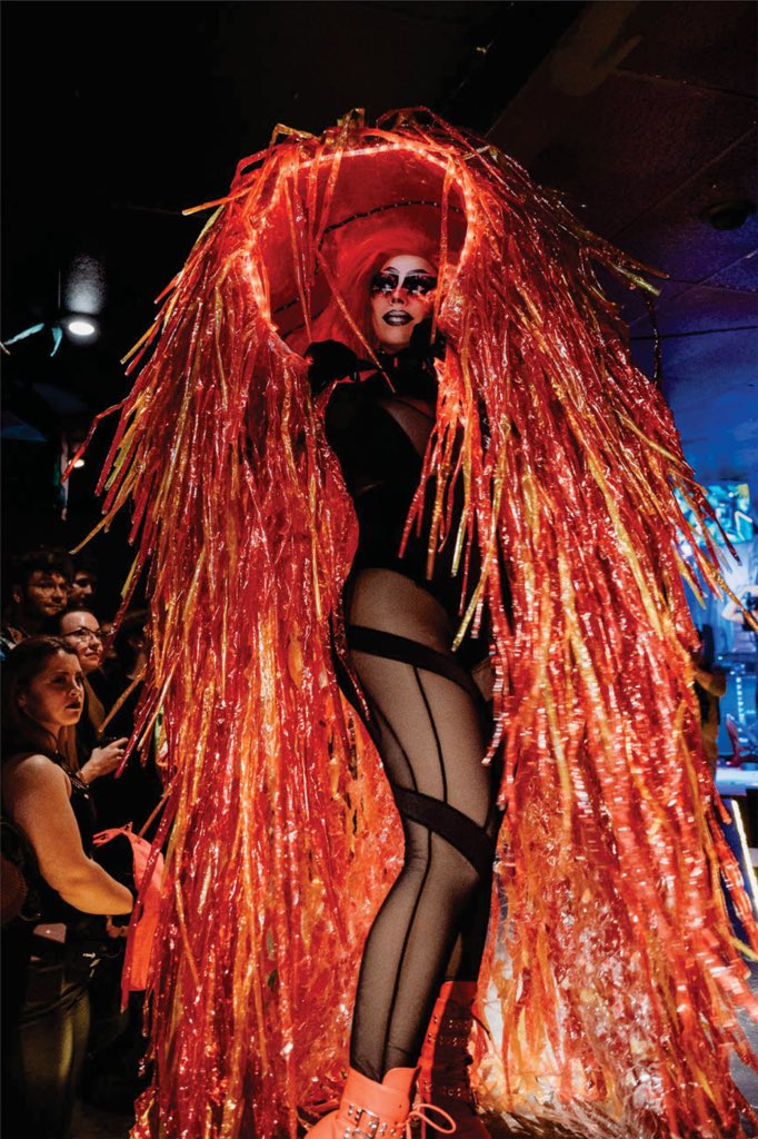 Fire up your senses - Definitely Superior Art Gallery’s Derelicte 14 - A Fashion Odyssey is back! And it's tomorrow at Black Pirates Pub! 

Read more about this electric event on p. 46 of our March issue, story by Amy Sellors, photo by Laura Paxton, link in bio! #tbay