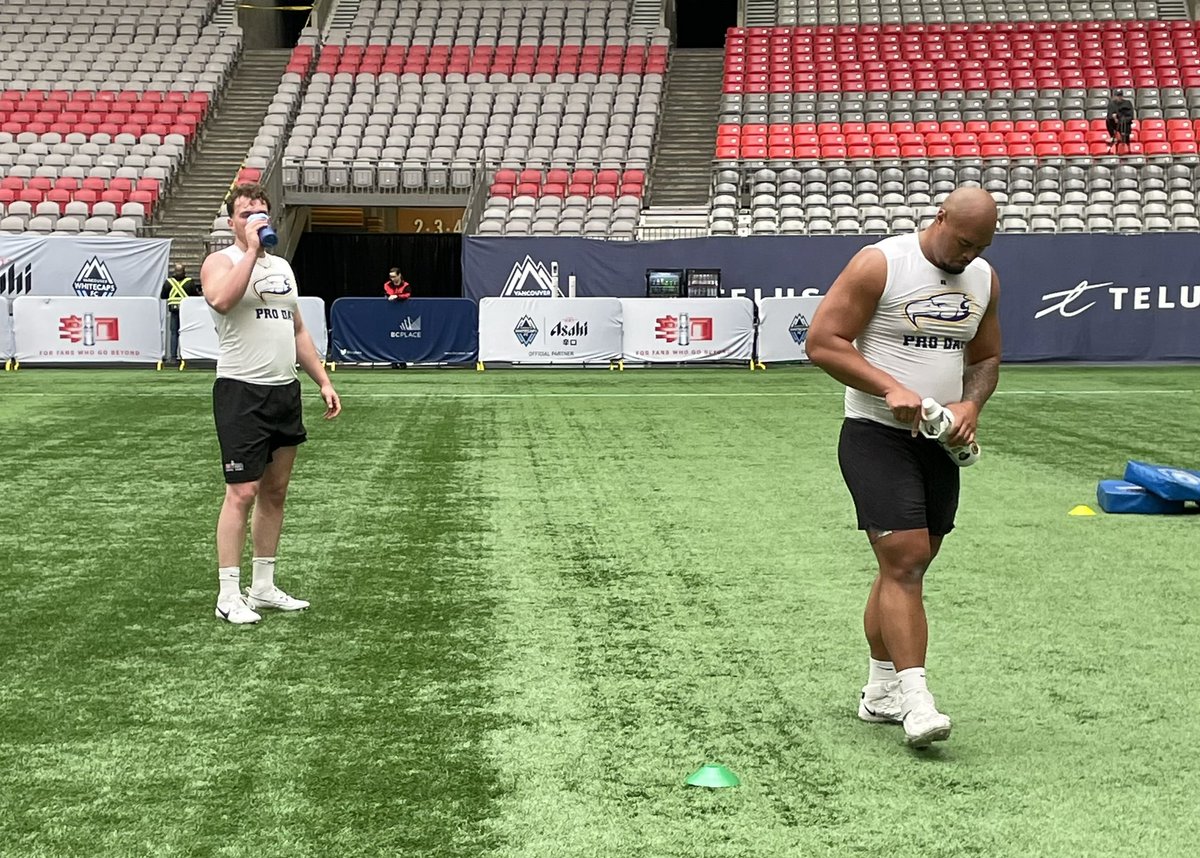 Theo Benedet met with 3 NFL teams privately following today’s pro day & already has a top 30 visit scheduled. I chatted with both he & Manu: Benedet explains what separates him from other prospects: tsn.ca/video/~2894583    Manu, ‘A dream come true': tsn.ca/video/~2894587