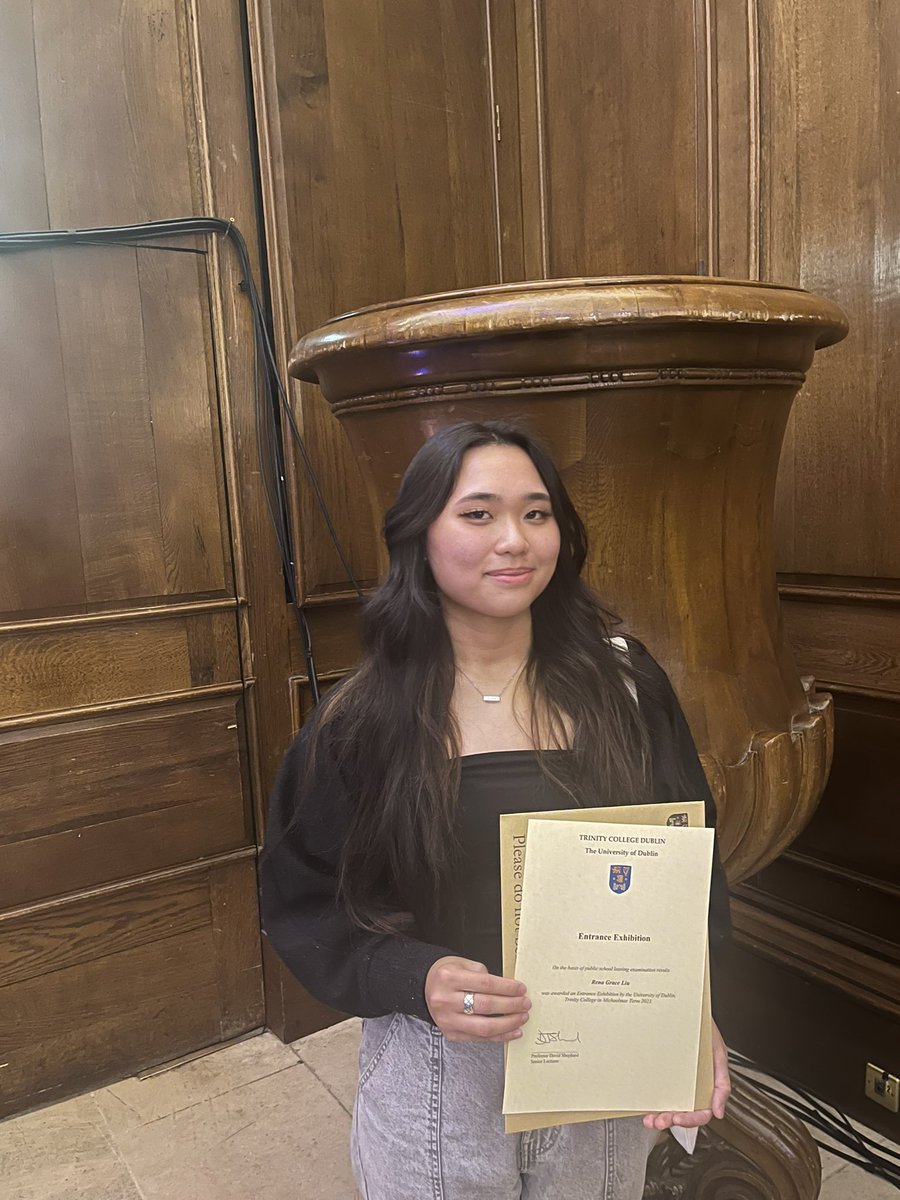 Congratulations to our past student Rena Grace Liu, who received a well deserved Entrance Exhibition Award at Trinity College recently. Rena is studying engineering @tcddublin and we wish her continued success with her studies #ExcellenceInEducation #Achievement @CityofDublinETB