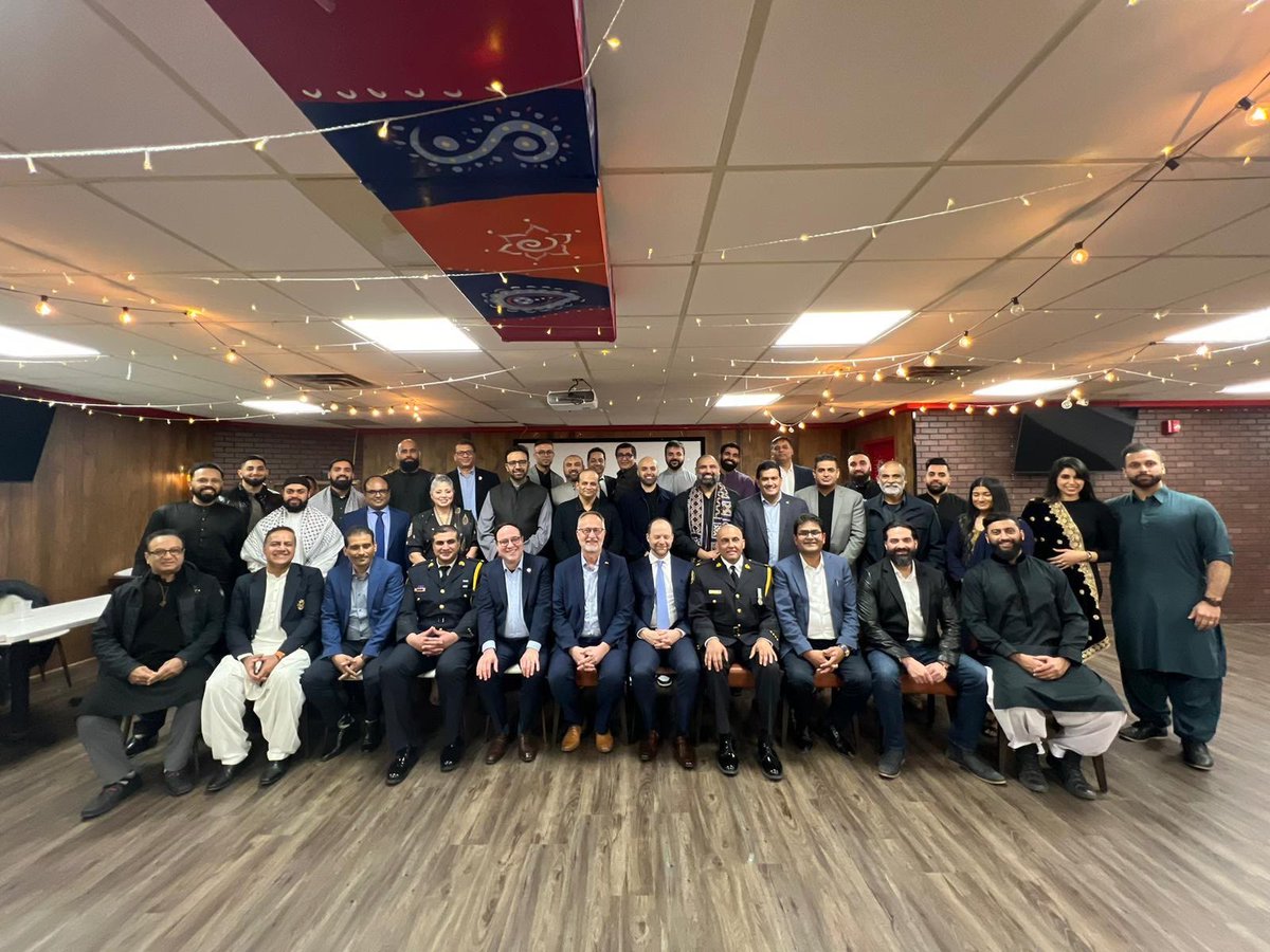 Last night, I had the honour and privilege to join #TPS CIO Colin Stairs and Supt. @TPSMandeepMann along with community leaders for the appreciation #Iftaar hosted by the @CanPakNarrative #RamadanMubarak #CommunityEngagement #CSWB