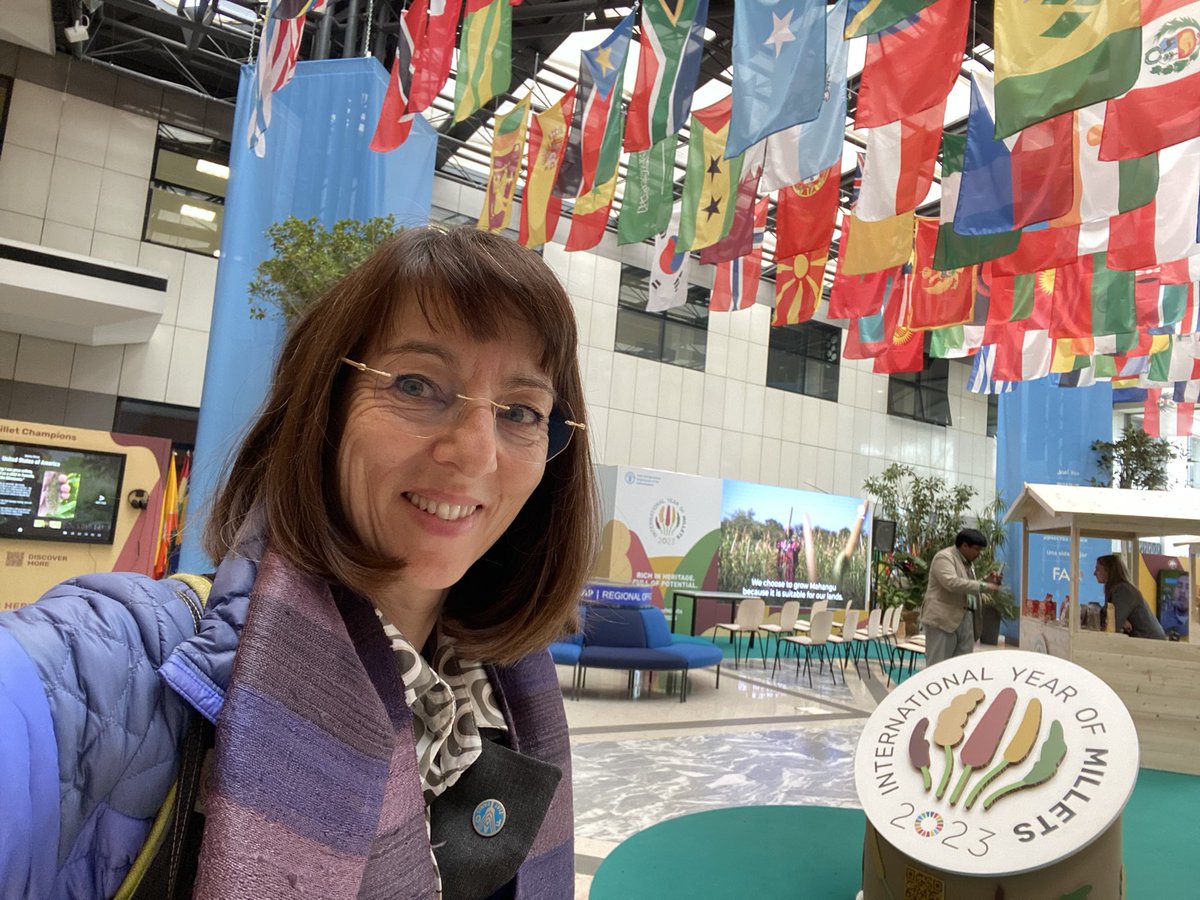 MDowlatchahi's tweet photo. Did you know? There very many types of Millets in the world! See the @FAO map. @TackoNdiaye presented the importance of Millets for women in West Africa in providing tasty, nutritious &amp; affordable meals. #YearOfMillets closed - let us continue promoting them. #4Betters #SDGs https://t.co/Urxaiyd9GJ