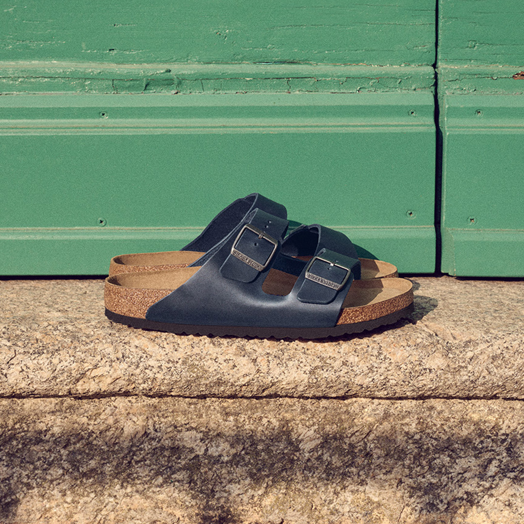 QuarkStyle's tweet image. Looking for comfort? The Arizona sandal by BIRKENSTOCK has you covered with its cork-latex footbed that offers unbeatable comfort and support. 

Shop now: ow.ly/APsh50R4AN8