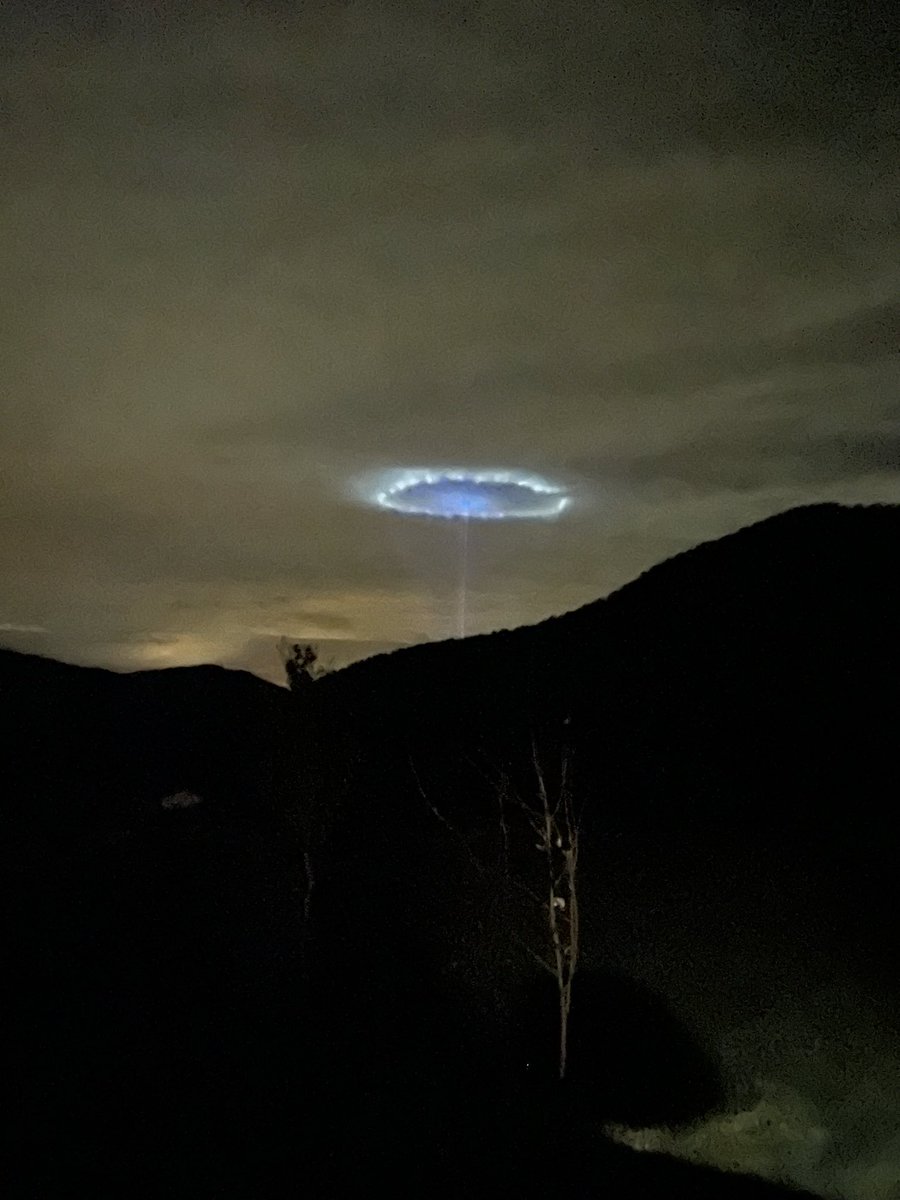 ¿Alguién sabe que es ésto?
<a href="/navedelmisterio/">Iker Jiménez</a> <a href="/meteocat/">Meteocat</a> <a href="/TomasMolinaB/">Tomàs Molina</a>