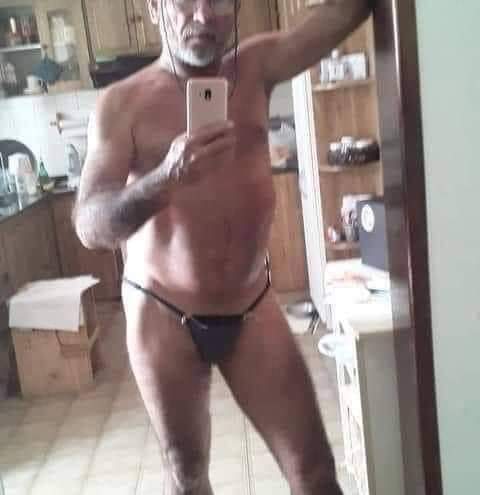 Por falta de oportunidades he decidido abrir mi Onlyfans para compartir con ustedes contenido premium información al DM