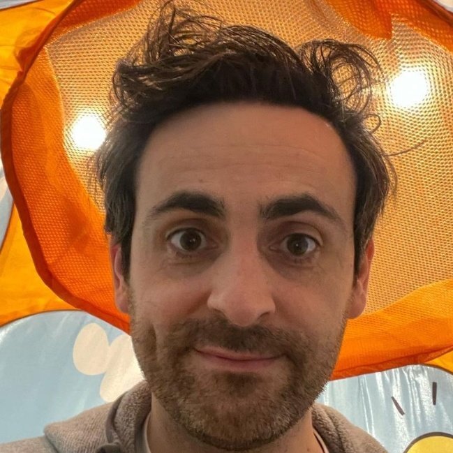 XXXXXXXXXXXXFR's tweet photo. #DALS #TPMP 

Le meilleur animateur ?

Camille Combal ❤️
Cyril Hanouna 🔃 https://t.co/BYOOx1iENy
