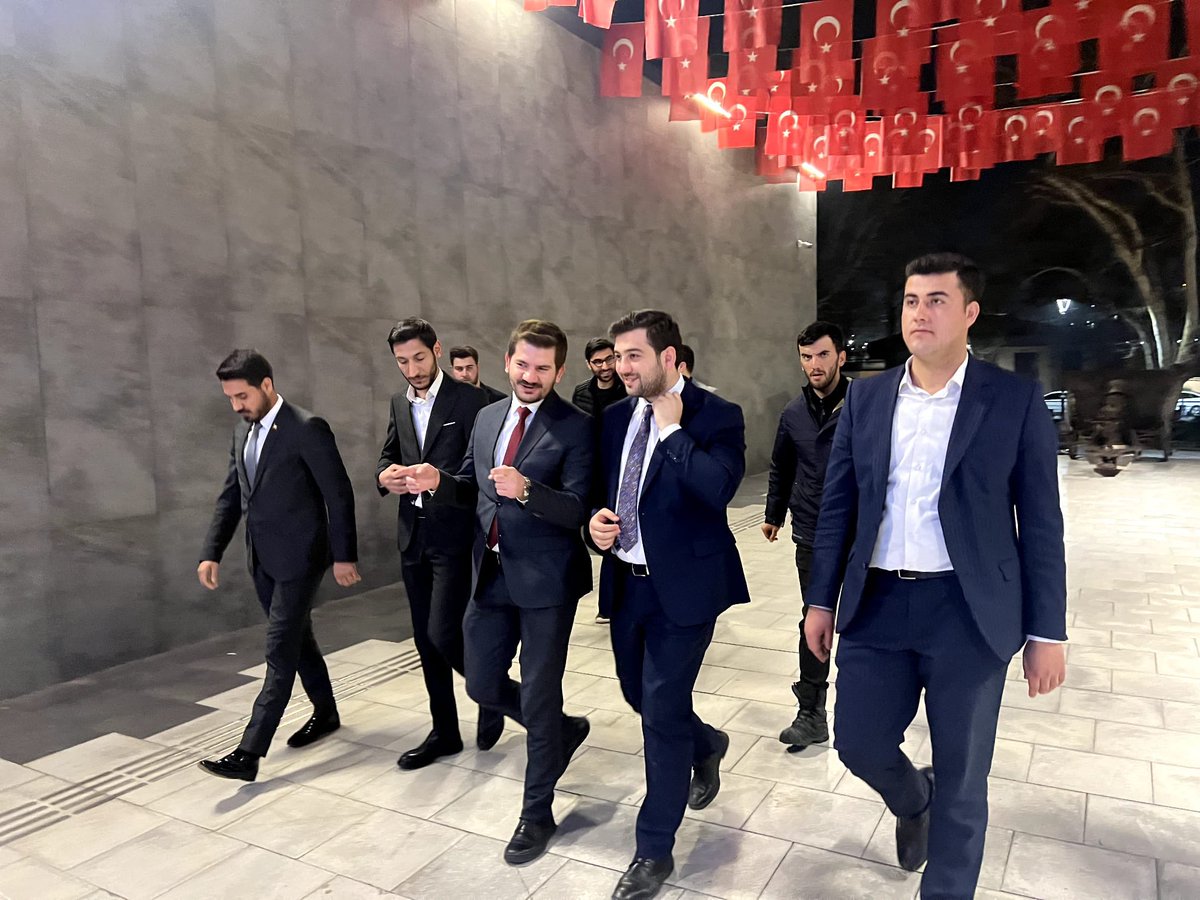 📍81 İl Gençlik Aşkıyla Buluşması

Cumhurbaşkanımız Sayın Recep Tayyip Erdoğan’ın canlı bağlandığı ve Milletvekilimiz Sn. Mesut Bozatlı'nın katılımıyla “Gençlik Aşkıyla” programımızı gerçekleştirdik.🙋

Sohbet dolu, enerjisi bol, samimiyet ve içtenlikle gerçekleşen programımıza