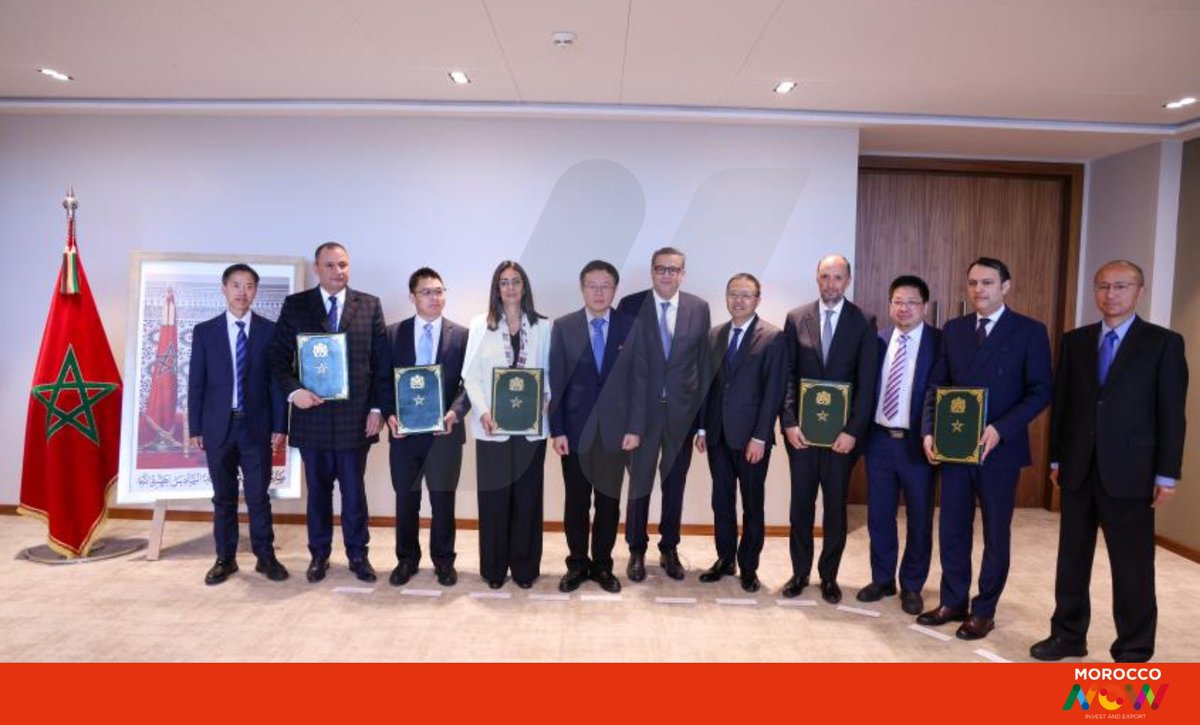 MoroccoNow_Ofcl's tweet photo. Morocco the leading passengers' cars producer in Africa, signs an investment agreement with BTR to build an electric vehicle cathode factory, investing US$ 310 million and generating 2500 jobs. https://t.co/pKIoyv1y6r