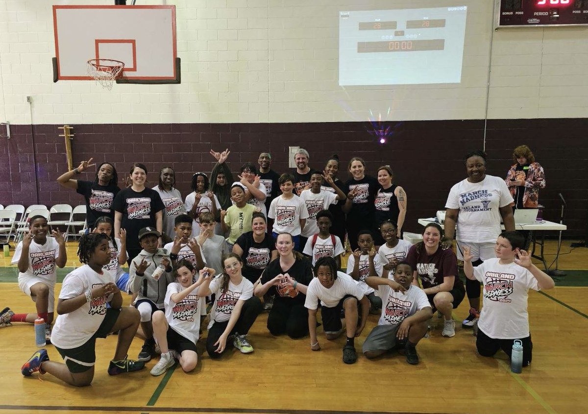 Our annual <a href="/OES_Braves/">Oakland Elementary School</a> March Madness games were today. The final match of staff vs 5th grade students ended with a tie at the buzzer! This is one of our favorite traditions and the best way to kick off spring break! #SPSCreatesAchievers