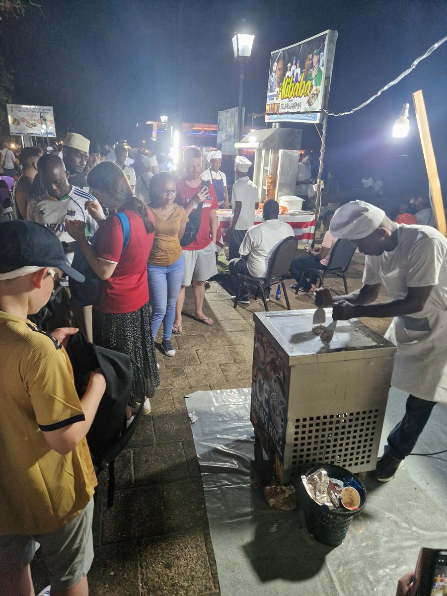 Applemore tweet media