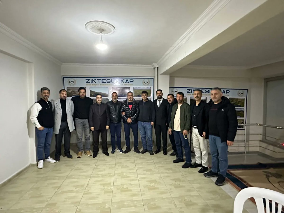 Zikte bölgemizin değerli evlatları aynı zamanda Bingöl merkez Selahadin Eyyübi Mahallesi Muhtar adayı Sinan YİĞİT, İnönü Mahallesi Muhtar Adayı Hidayet ARTAR, Yenişehir Mahallesı Muhtar adayı Turhan ÇAĞLAYAN seçim çalışmaları kapsamında Derneğimize nezaket ziyaretinde bulundular.