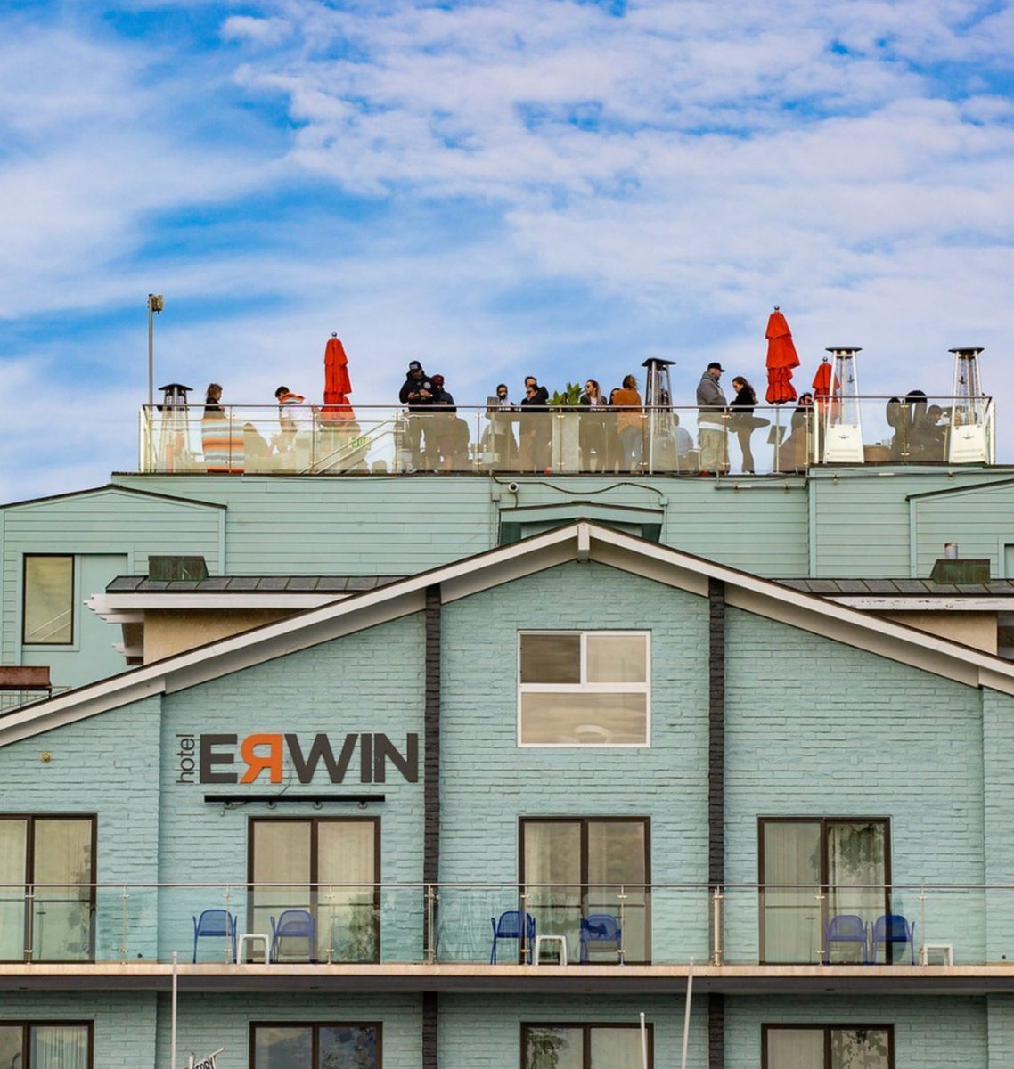 Elevate your midweek vibes with Venice Chamber members and prospective members alike. Join us for an unforgettable happy hour mixer the iconic Hotel Erwin on Wednesday, April 3rd from 5:00 - 7:00pm. Register here buff.ly/3TUzOcd