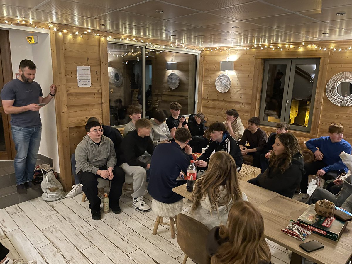 Day 6 - last ski day, then pizza night &amp; prize giving #BedesSki2024 <a href="/bedesnews/">Bede's Senior School</a> 
⛷️❄️💙