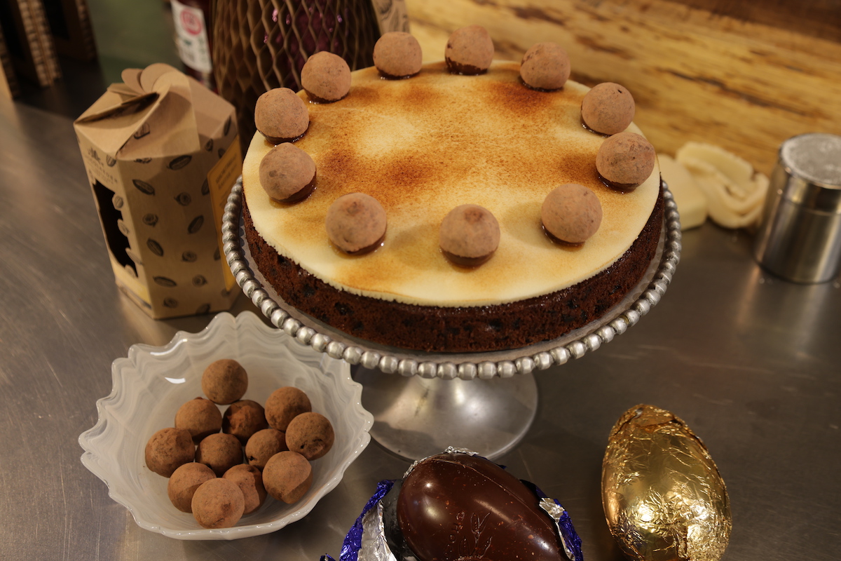 Classic bake! Simnel Cake is a light fruitcake topped with marzipan. For an extra treat <a href="/jamesmartinchef/">James Martin</a>  has added chocolate truffles to the top too! He used chocolates from <a href="/chocolarder/">Chocolarder</a> 👉 jamesmartinchef.co.uk/recipes/simnel…