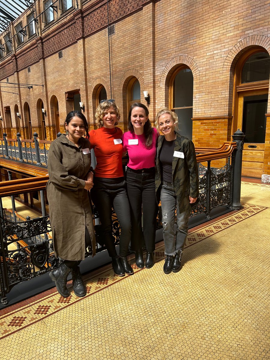 zoe_hamstead's tweet photo. grateful to be among heat scholars in LA, thinking thru heat health, thermal attunement, and our future on an unbearably hot planet. thanks to @berggruenInst @UclaHeatLab @bhar_venkat https://t.co/Te5SuOqgHd