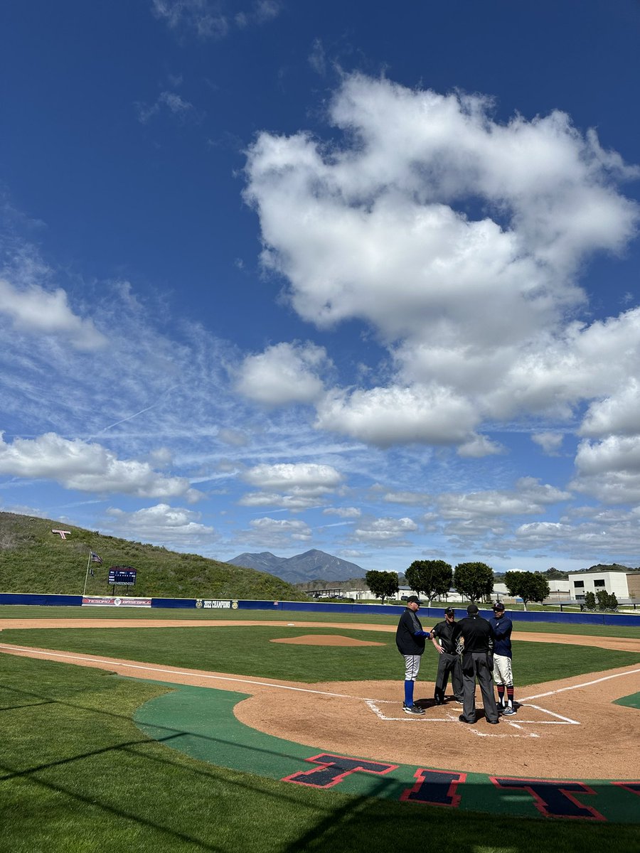 We are LIVE at Tesoro High for a battle for first place in the South Coast League. Dana Hills (5-10, 3-2) upset defending league champion Tesoro (9-4, 3-2) in walk-off fashion at DHHS on Wednesday. Tesoro won 1-0 on Monday. First pitch coming up. @dhhs_athletics @DanaBaseball