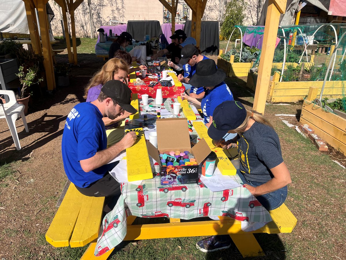SRPconnect's tweet image. Our employee volunteers did a wonderful job decorating the gardening beds sponsored by SRP at the @KPB_AZ community garden. These gardening beds will be used to educate the students from the nearby elementary school.