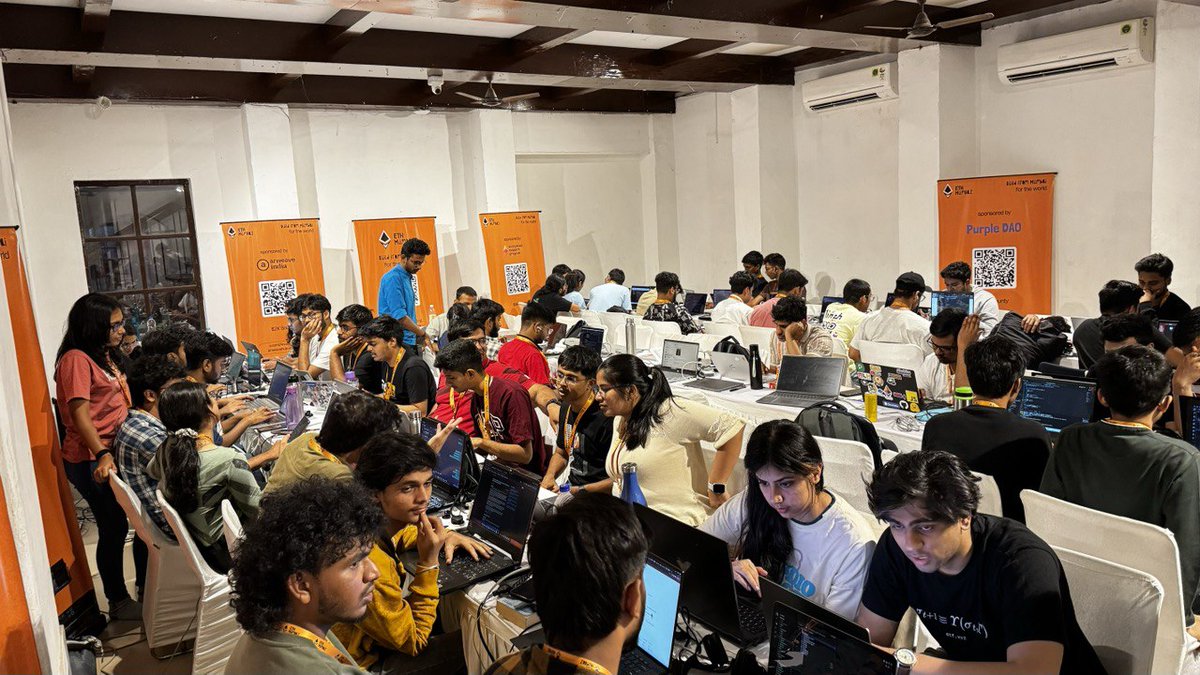 alwaysbecolin's tweet photo. GM GM @ethmumbai hackers!

We'll be here throughout the event, so be sure to say gm to @sakshamtaneja00 and @0xAbix 

Hacking on @0xPolygon this weekend? Check out our bounties 👇🏽💰 https://t.co/5PmeR4m2g8