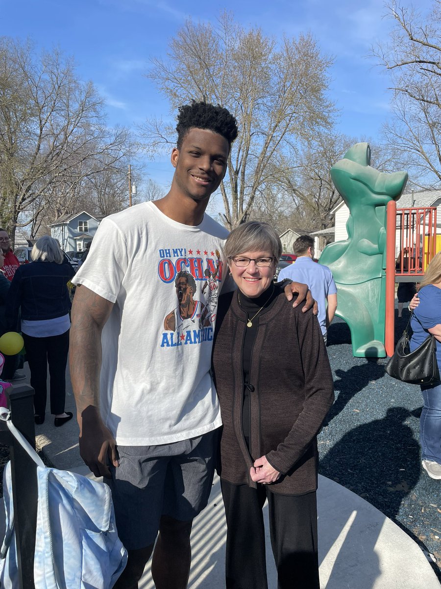 It was great meeting @GovLauraKelly again at the Ballard center to celebrate a wonderful occasion as they build a new building addition to there center. What an amazing experience and great opportunity to be there.