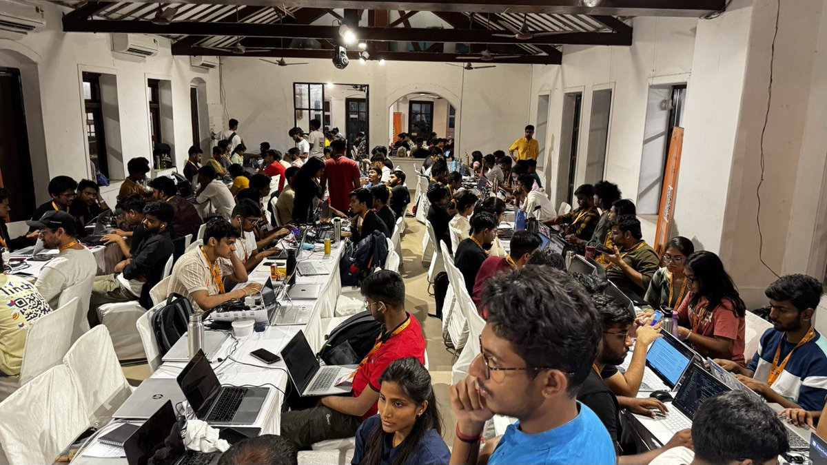 alwaysbecolin's tweet photo. GM GM @ethmumbai hackers!

We'll be here throughout the event, so be sure to say gm to @sakshamtaneja00 and @0xAbix 

Hacking on @0xPolygon this weekend? Check out our bounties 👇🏽💰 https://t.co/5PmeR4m2g8