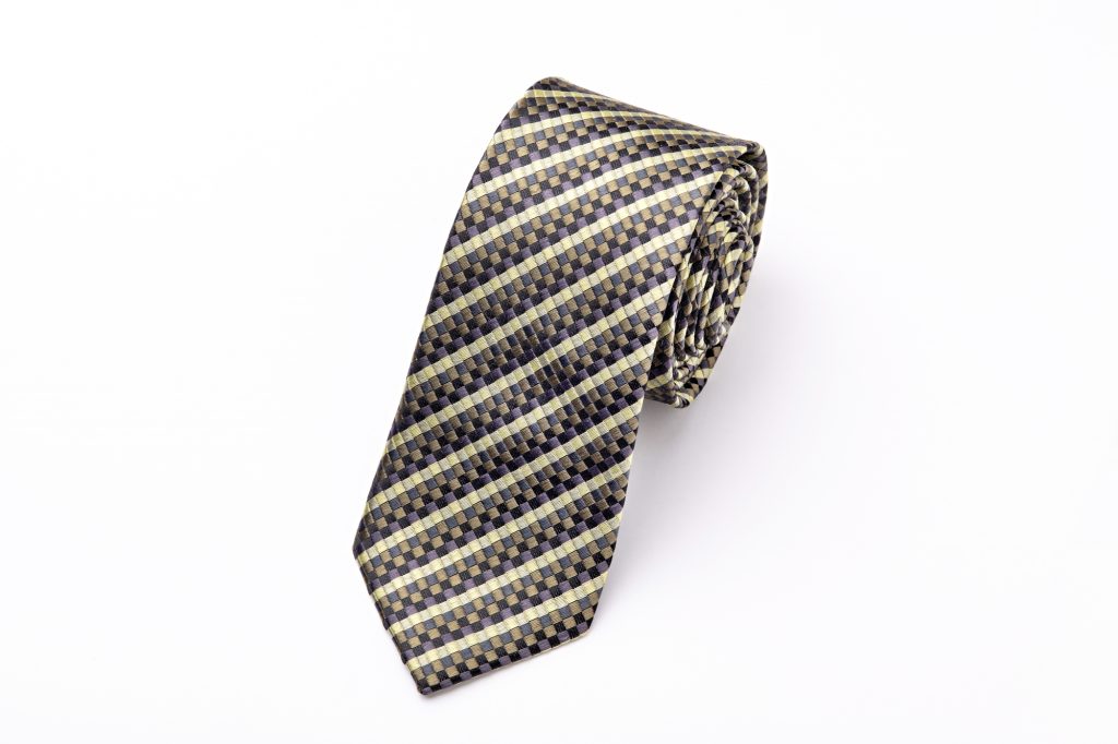 'Versatile Elegance'

'Versatile elegance for every occasion. Our patterned ties effortlessly elevate your look from day to night. 🌟 #LaModeMens #VersatileElegance'

Do you like? Yes or No
.
.
Comment👇