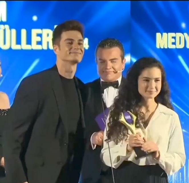 Bölüm günü etkinliklerimize başlıyoruz!!!! 

📌 Etiketli hesap 100 ment atacak. Bol rt ve alıntı yapıyoruz!!!

#AyBer AyBer 
#MelisMinkari MelisMinkari 
#RecepUsta RecepUsta
AybikeEren BerkÖzkaya
#HundredTimeLoveAyBer 

<a href="/Jovanaa009/">Jovanaa</a>