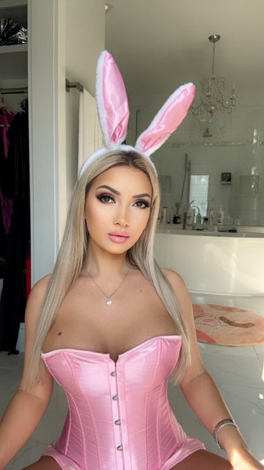 Online now🐰🥰 https://t.co/myAexkNcza