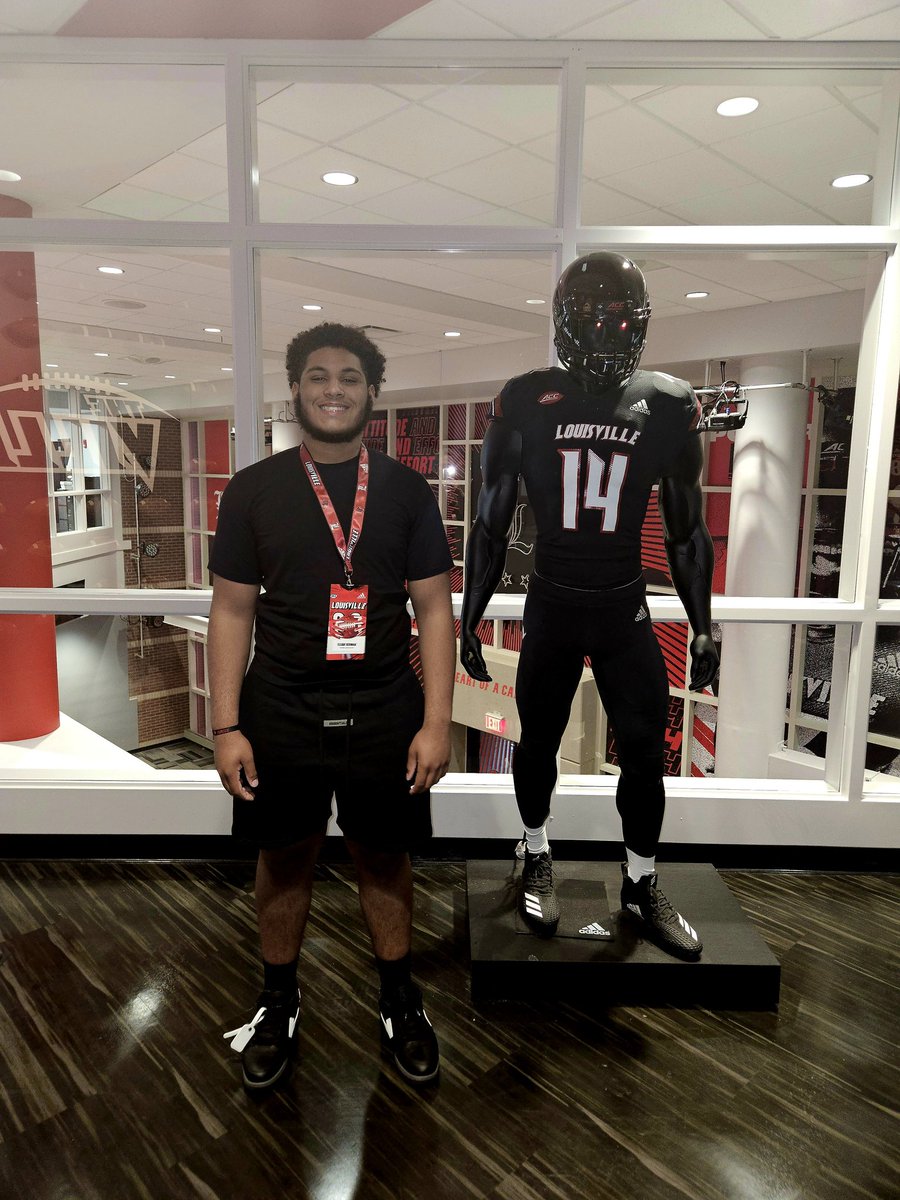 Louisville was great! Enjoyed the facilities and the intensity at practice. I'll definitely be back.   <a href="/LouisvilleFB/">Louisville Football</a> <a href="/JeffBrohm/">Jeff Brohm</a> <a href="/CoachMarkHagen/">Mark Hagen</a> <a href="/TMossbrucker/">Trent Mossbrucker</a> <a href="/pete_nochta13/">Pete Nochta</a>