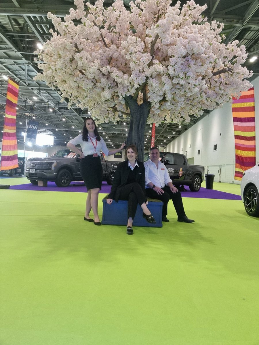 A great day at the <a href="/Everyth1ngElec/">Everything Electric</a> at the ExCel Centre in London today. <a href="/bobbyllew/">RL_ST</a> and the rest of the <a href="/FullyChargedShw/">@FullyChargedShw</a> team pulled off another amazing event.