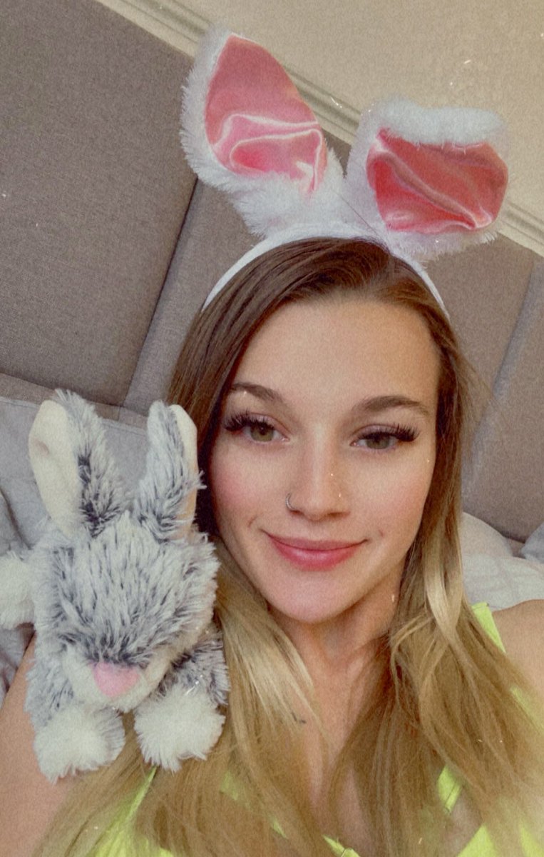 RaeRay208's tweet image. Is it Good Friday or bad Friday? 
#DiddyDidIt #thepassion #accountant #lookingforwork #fan #bunny